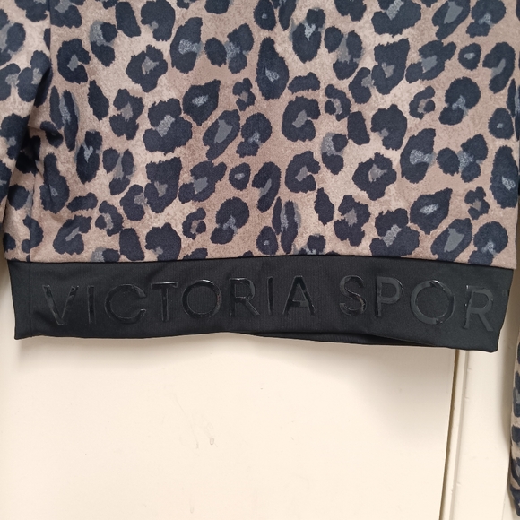 Victoria's Secret Sport Cheetah Leopard Print Long Sleeve Crop Top - Picture 2 of 4
